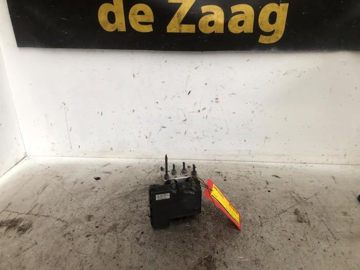 Usagé Pompe ABS Daihatsu Cuore (L251/271/276) 1.0 12V DVVT Prix € 50,00 Règlement à la marge proposé par Autodemontage de Zaag