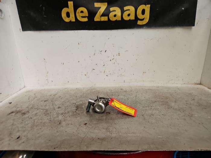 Begagnade Högtryckspump Mercedes A (W176) 1.6 A-200 16V Pris € 100,00 Marginaltabell erbjuds av Autodemontage de Zaag