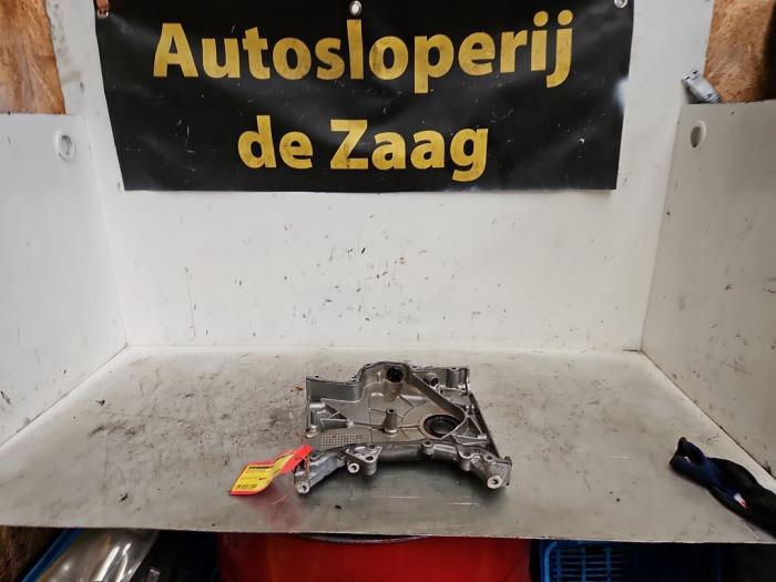 Usagé Couvercle de distribution Mercedes A (W176) 1.6 A-200 16V Prix € 50,00 Règlement à la marge proposé par Autodemontage de Zaag