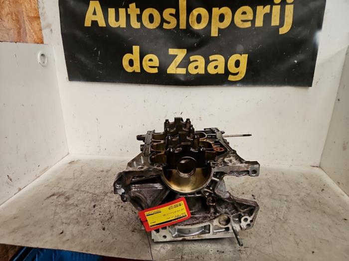 Used Engine crankcase Renault Captur I (2R) 0.9 Energy TCE 12V Price € 250,00 Margin scheme offered by Autodemontage de Zaag