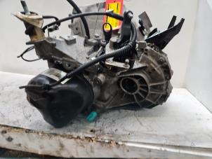 Getriebe van een Renault Captur I (2R) 0.9 Energy TCE 12V 2018