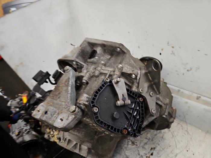 Getriebe van een Volkswagen Golf VII (AUA) 1.2 TSI 16V 2014