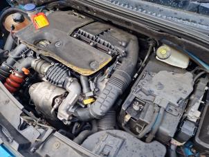 Engine from a Citroën C3 (SC) 1.6 BlueHDI 75 2015