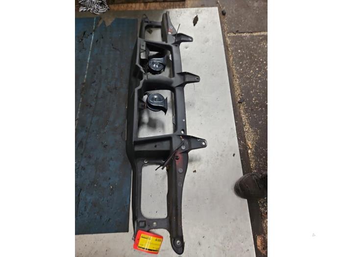 Begagnade Front Volvo C70 (NC) 2.4 T 20V Pris € 70,00 Marginaltabell erbjuds av Autodemontage de Zaag