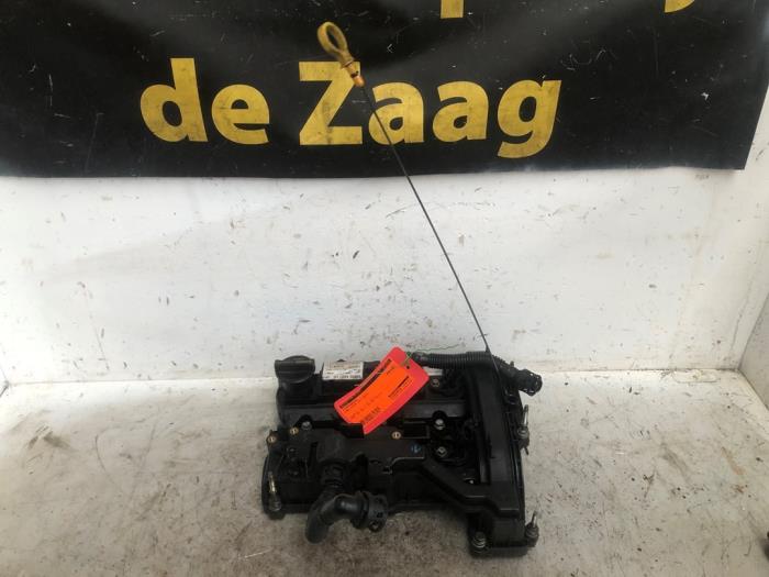 Usagé Couvercle soupapes Ford Focus 3 1.0 Ti-VCT EcoBoost 12V 100 Prix € 50,00 Règlement à la marge proposé par Autodemontage de Zaag