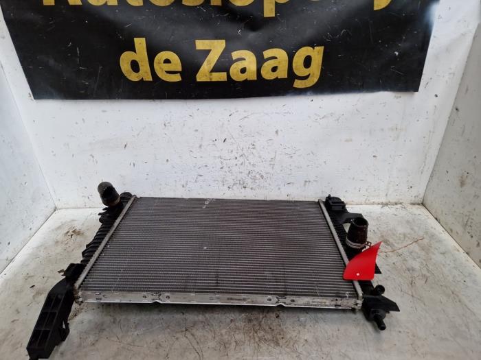 Used Radiator Ford Focus 3 1.0 Ti-VCT EcoBoost 12V 100 Price € 50,00 Margin scheme offered by Autodemontage de Zaag