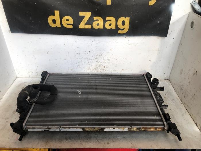 Gebrauchte Kühler Ford Focus 3 ST 2.0 ST EcoBoost 16V Preis € 70,00 Margenregelung angeboten von Autodemontage de Zaag