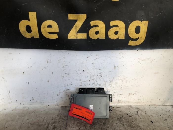 Used Engine management computer Renault Clio III Estate/Grandtour (KR) 1.2 16V TCE 100 Price € 100,00 Margin scheme offered by Autodemontage de Zaag
