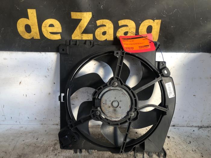 Gebrauchte Kühlerventilator Renault Clio III Estate/Grandtour (KR) 1.2 16V TCE 100 Preis € 50,00 Margenregelung angeboten von Autodemontage de Zaag