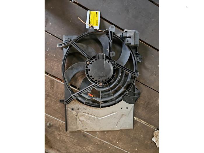 Gebrauchte Kühlerventilator Citroen C3 (SC) 1.6 BlueHDI 75 Preis € 40,00 Margenregelung angeboten von Autodemontage de Zaag