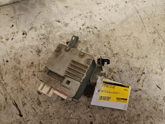 Usagé Pompe de direction Toyota Yaris II (P9) 1.0 12V VVT-i Prix € 100,00 Règlement à la marge proposé par Autodemontage de Zaag