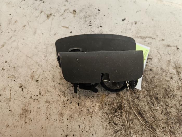 Używane Modul USB Peugeot 208 I (CA/CC/CK/CL) 1.2 Vti 12V PureTech 82 Cena € 25,00 Procedura marży oferowane przez Autodemontage de Zaag