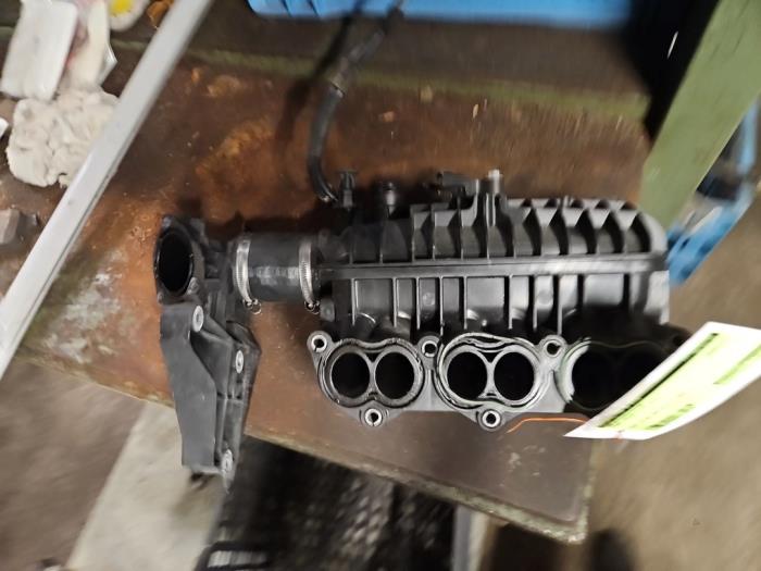 Gebrauchte Ansaugbrugge Ford Focus 3 1.0 Ti-VCT EcoBoost 12V 100 Preis € 100,00 Margenregelung angeboten von Autodemontage de Zaag