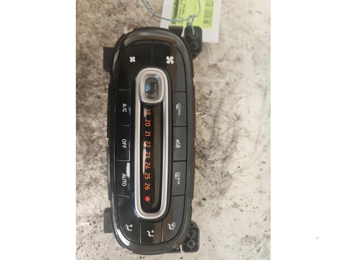 Używane Panel climatronic Smart Forfour (453) 1.0 12V Cena € 50,00 Procedura marży oferowane przez Autodemontage de Zaag