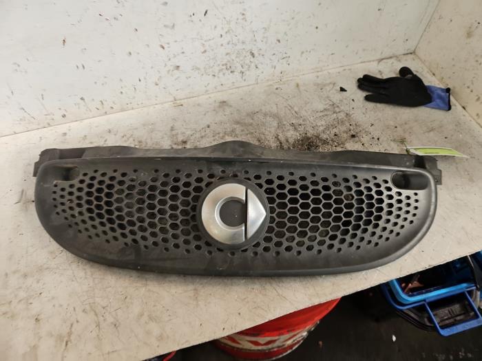 Gebrauchte Grill Smart Forfour (453) 1.0 12V Preis € 50,00 Margenregelung angeboten von Autodemontage de Zaag
