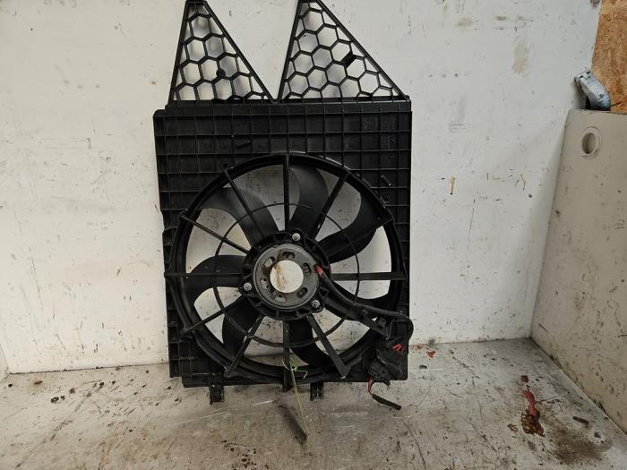 Gebrauchte Kühlerventilator Volkswagen Polo V (6R) 1.6 TDI 16V 90 Preis € 40,00 Margenregelung angeboten von Autodemontage de Zaag