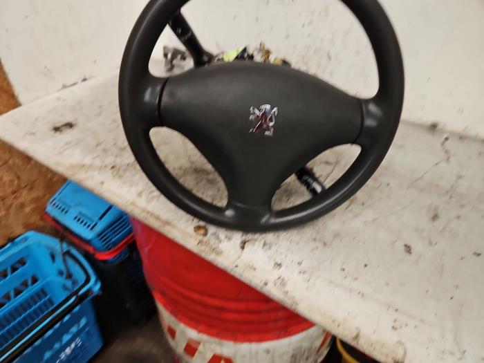 Usagé Pompe de direction Peugeot 107 1.0 12V Prix € 100,00 Règlement à la marge proposé par Autodemontage de Zaag