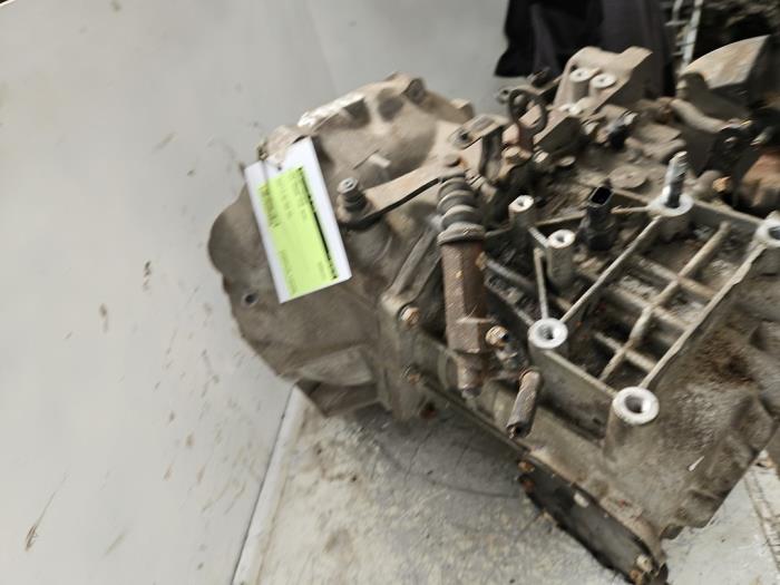 Gebrauchte Getriebe Kia Carens III (FG) 2.0i CVVT 16V Preis € 400,00 Margenregelung angeboten von Autodemontage de Zaag