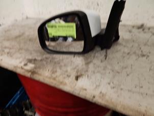 Usados Retrovisor externo izquierda Ford Focus 3 Wagon 1.0 Ti-VCT EcoBoost 12V 100 Precio € 75,00 Norma de margen ofrecido por Autodemontage de Zaag