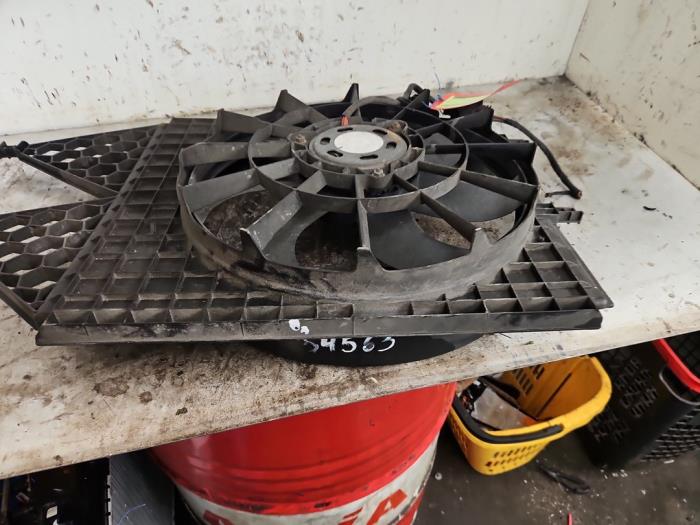 Gebrauchte Kühlerventilator Volkswagen Polo V (6R) 1.2 12V BlueMotion Technology Preis € 40,00 Margenregelung angeboten von Autodemontage de Zaag