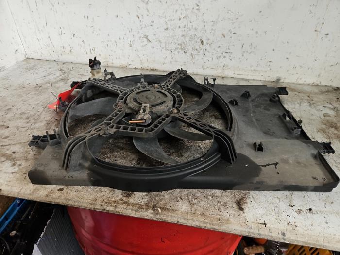 Gebrauchte Kühlerventilator Opel Corsa D 1.2 16V ecoFLEX Bi-Fuel Preis auf Anfrage angeboten von Autodemontage de Zaag