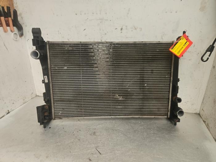 Usagé Radiateur Opel Corsa D 1.3 CDTi 16V ecoFLEX Prix € 50,00 Règlement à la marge proposé par Autodemontage de Zaag