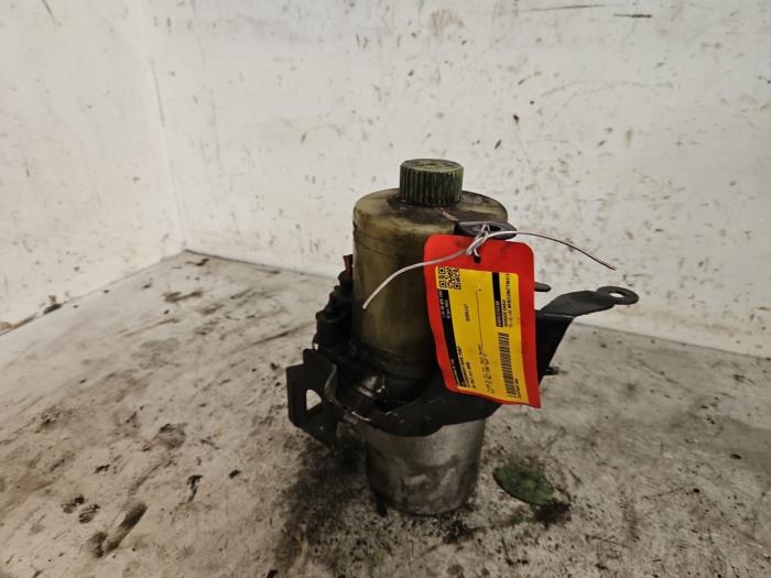 Usagé Pompe direction assistée Volkswagen Polo IV (9N1/2/3) 1.4 16V Prix € 100,00 Règlement à la marge proposé par Autodemontage de Zaag