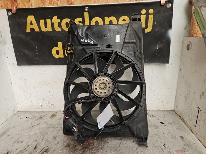 Gebrauchte Kühlerventilator Opel Mokka/Mokka X 1.4 Turbo 16V 4x2 Preis € 90,00 Margenregelung angeboten von Autodemontage de Zaag