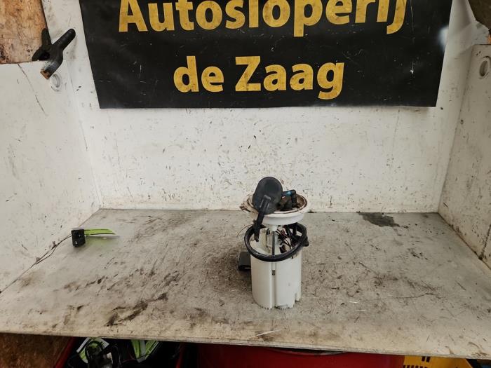 Used Petrol pump Volkswagen Golf VI (5K1) 1.4 16V Price € 40,00 Margin scheme offered by Autodemontage de Zaag