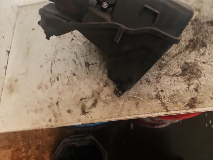 Gebrauchte Luftfiltergehäuse Opel Astra K 1.6 CDTI 110 16V Preis € 50,00 Margenregelung angeboten von Autodemontage de Zaag