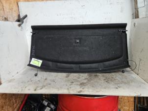 Begagnade Hatthylla Volkswagen Golf V (1K1) 1.6 FSI 16V Pris € 50,00 Marginaltabell erbjuds av Autodemontage de Zaag