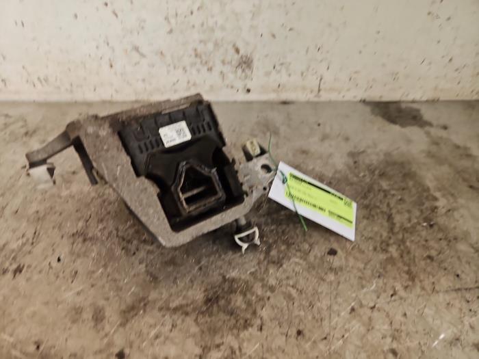 Used Engine mount Mini Mini (F56) 1.5 12V Cooper Price € 20,00 Margin scheme offered by Autodemontage de Zaag
