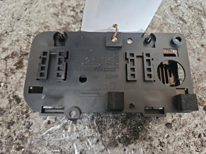 Usagé Module navigation Peugeot 208 I (CA/CC/CK/CL) 1.0 Vti 12V PureTech Prix € 70,00 Règlement à la marge proposé par Autodemontage de Zaag