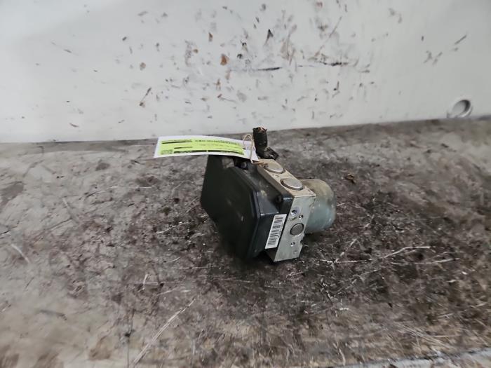 Gebrauchte ABS Pumpe Hyundai i10 (F5) 1.1i 12V Preis € 100,00 Margenregelung angeboten von Autodemontage de Zaag