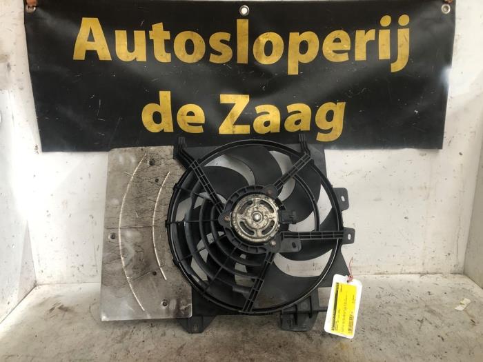 Gebrauchte Kühlerventilator Peugeot 207 CC (WB) 1.6 16V THP Preis € 35,00 Margenregelung angeboten von Autodemontage de Zaag