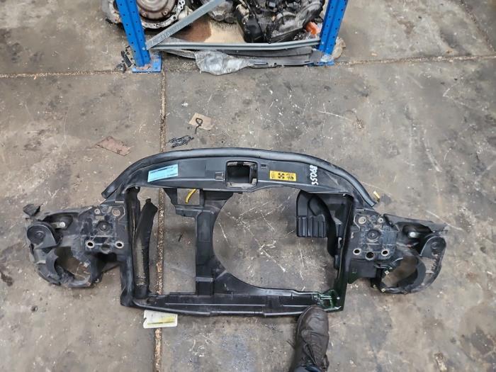 Begagnade Front BMW Mini (R50/53) 1.6 16V Cooper Pris € 100,00 Marginaltabell erbjuds av Autodemontage de Zaag