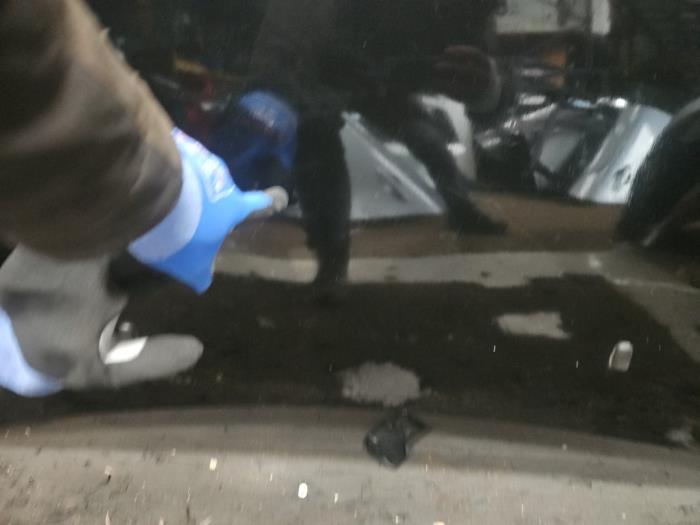 Capot d'un Ford Fiesta 5 (JD/JH) 1.3 2006