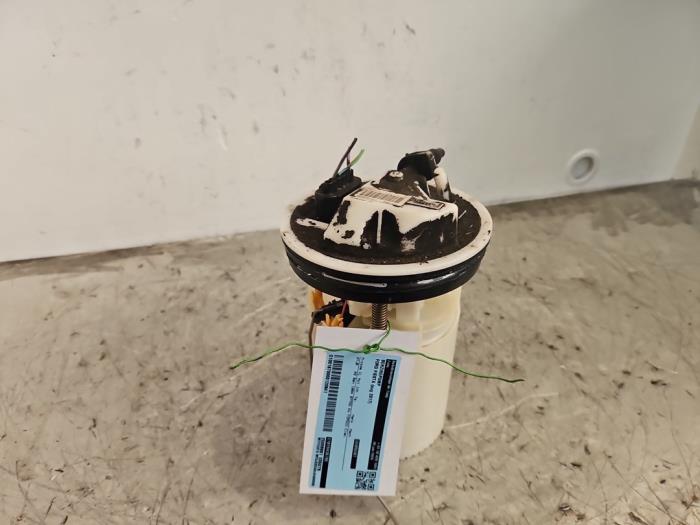 Gebrauchte Benzinpumpe Ford Fiesta 7 1.1 Ti-VCT 12V 85 Preis € 70,00 Margenregelung angeboten von Autodemontage de Zaag
