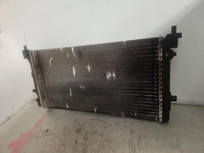 Radiator from a Seat Ibiza IV (6J5) 1.2 12V 2009