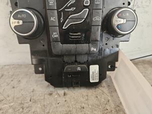 On-board computer controller from a Volvo V40 (MV) 2.0 T2 16V 2017