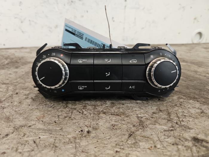 Begagnade Klimatpanel Mercedes A (W176) 1.5 A-180 CDI, A-180d 16V Pris € 50,00 Marginaltabell erbjuds av Autodemontage de Zaag
