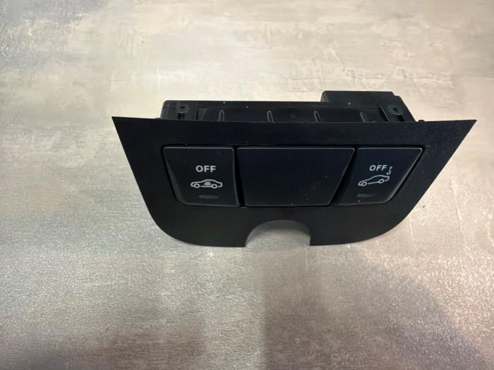 Begagnade Larmmodul Mercedes A (W176) 1.5 A-180 CDI, A-180d 16V Pris € 19,99 Marginaltabell erbjuds av Autodemontage de Zaag