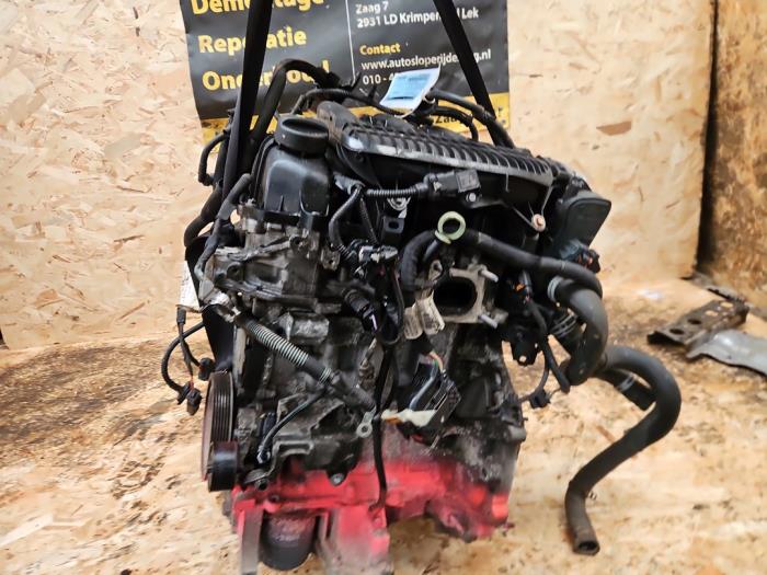 Motor van een Opel Crossland (X) 1.2 12V 2020