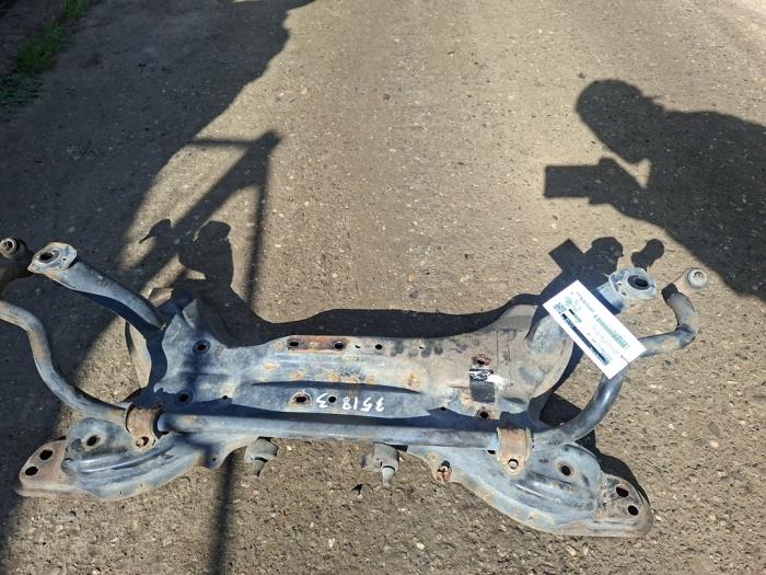 Usagé Faux châssis Toyota Yaris (P1) 1.0 16V VVT-i Prix € 50,00 Règlement à la marge proposé par Autodemontage de Zaag