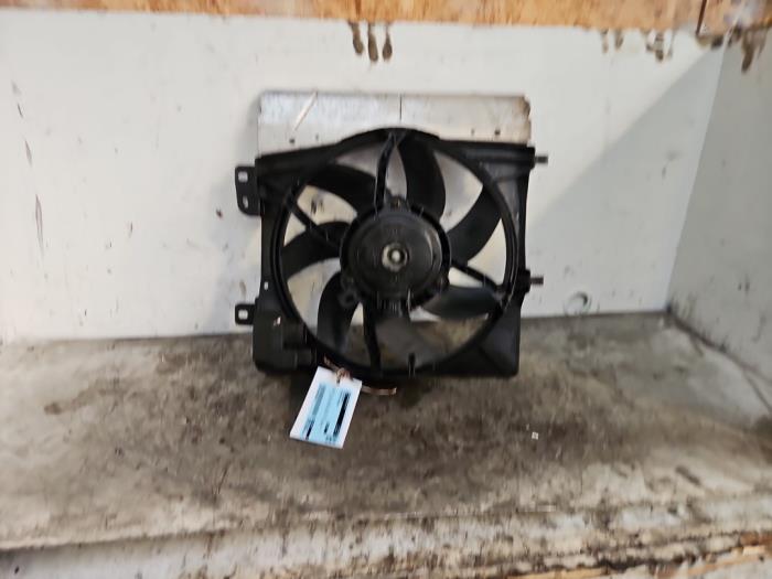 Gebrauchte Kühlerventilator Peugeot 208 I (CA/CC/CK/CL) 1.2 Vti 12V PureTech 82 Preis € 29,99 Margenregelung angeboten von Autodemontage de Zaag