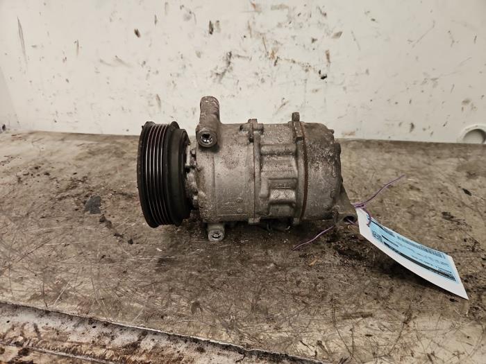 Usagé Pompe clim Mercedes A (W176) 1.5 A-180 CDI, A-180d 16V Prix € 99,99 Règlement à la marge proposé par Autodemontage de Zaag