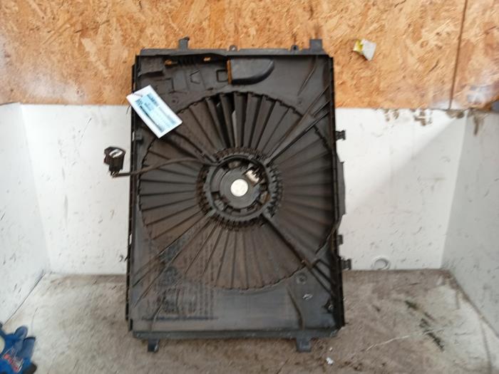Usagé Ventilateur radiateur Mercedes A (W176) 1.5 A-180 CDI, A-180d 16V Prix € 59,99 Règlement à la marge proposé par Autodemontage de Zaag