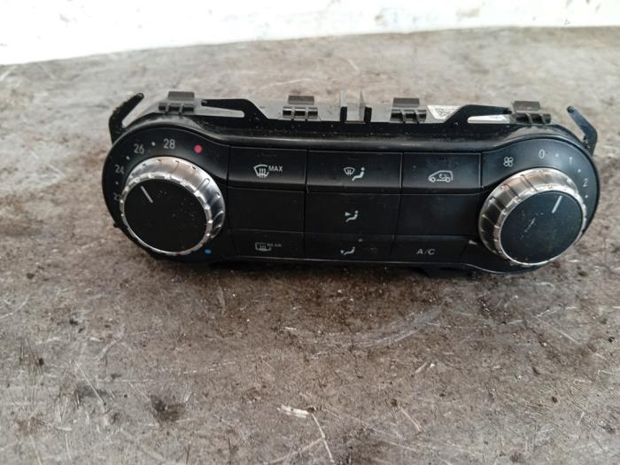 Begagnade Klimatpanel Mercedes A (W176) 1.5 A-180 CDI, A-180d 16V Pris € 70,00 Marginaltabell erbjuds av Autodemontage de Zaag