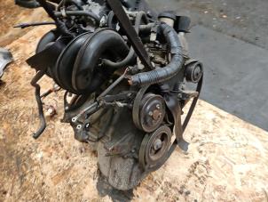 Motor van een Toyota Yaris (P1) 1.3 16V VVT-i 2004