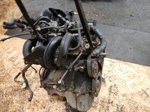 Motor van een Toyota Yaris (P1) 1.3 16V VVT-i 2004
